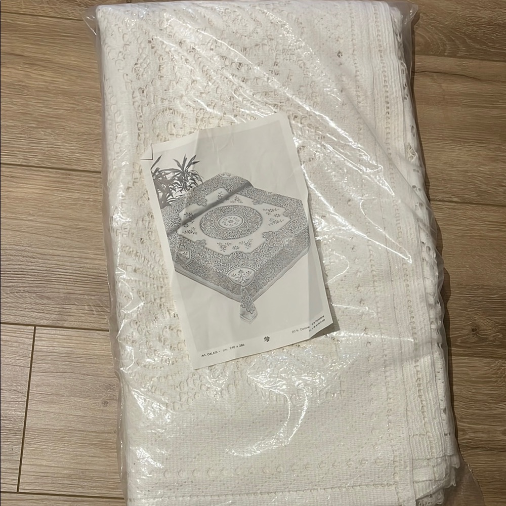 Elegant White Lace cotton Tablecloth  240cm x 260cm